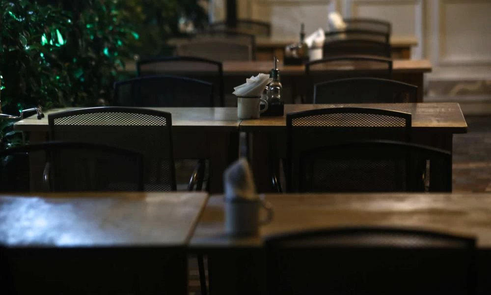 Λάρισα: Πέθανε λίγους μήνες μετά την γυναικοκτονία της αδερφής του μέσα στην ταβέρνα που διατηρούσε